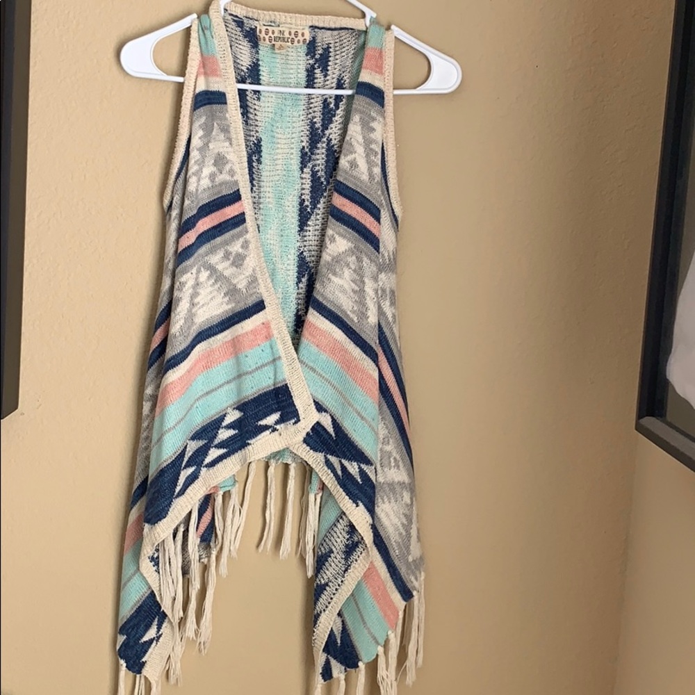 Multi colored sleeveless cardigan ✨